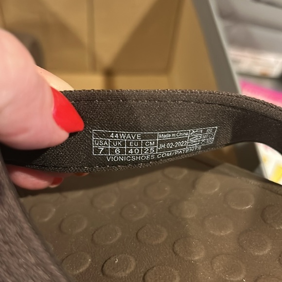 Vionic 44 Wave Orthotic Brown Thong Sandals 7 - Picture 7 of 7